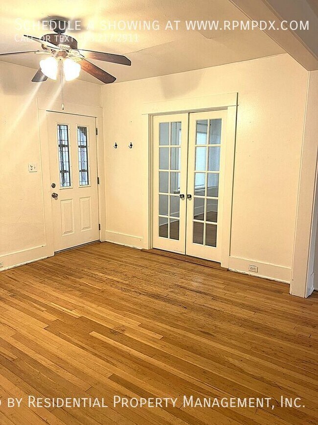 Building Photo - 214 NE Bryant St