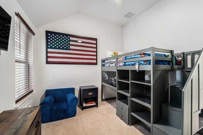 Building Photo - 16630 Lake Austin St