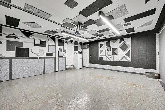 Building Photo - 6431 Raleigh Ct
