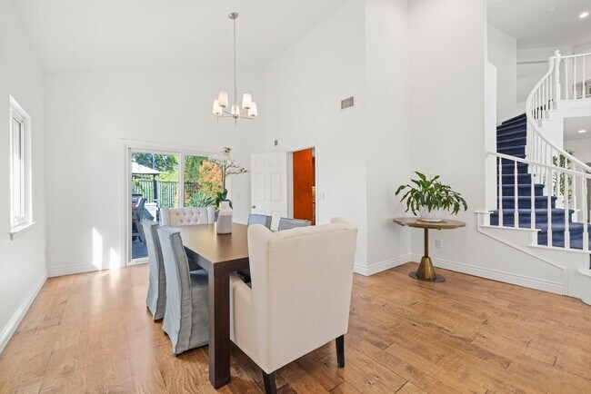 Building Photo - 287 Golden Fern Ct