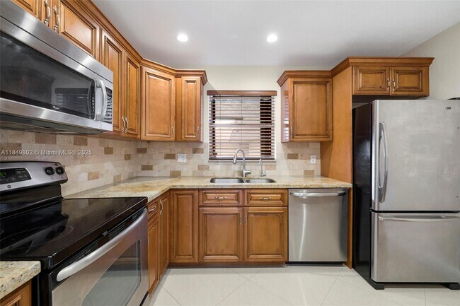 Building Photo - 10401 SW 108th Ave