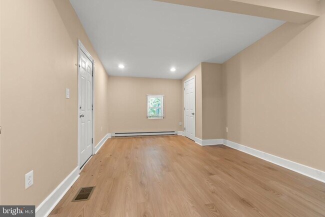 Building Photo - 133 E Mt Airy Ave