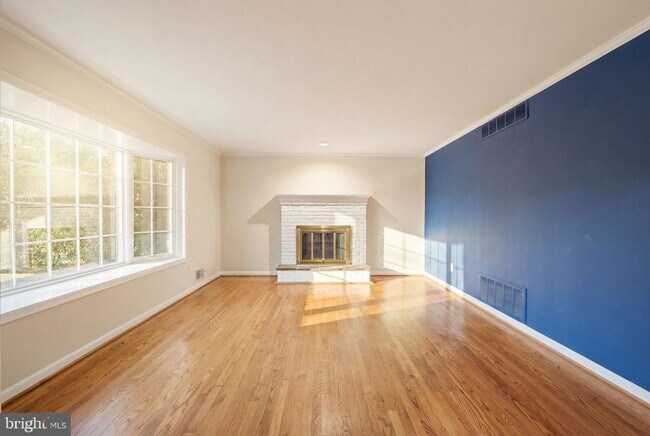 Building Photo - 808 Cottonwood Dr