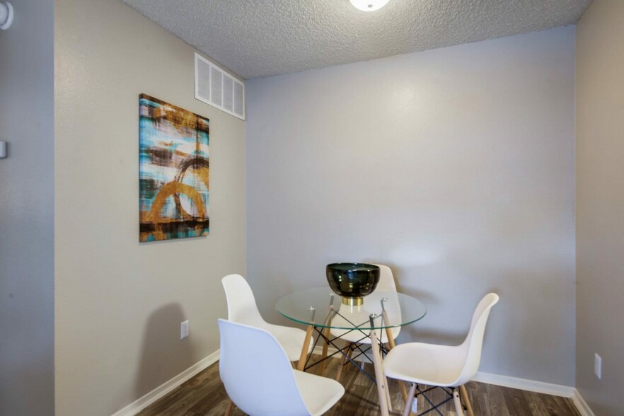 Holbrook Apartment Homes 97609860 Scyene Rd Dallas TX 75227