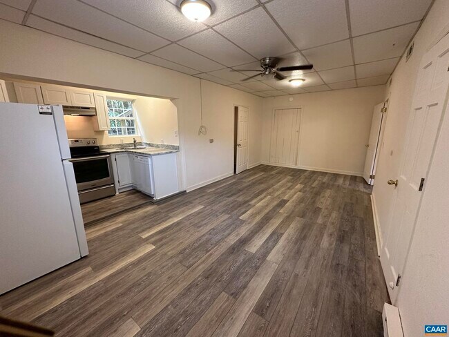 Building Photo - 104 Dunova Ct