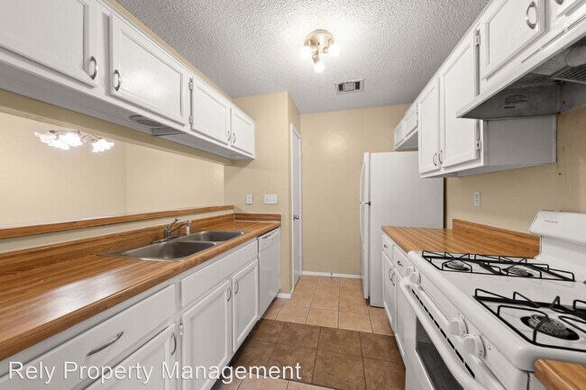 Building Photo - 2 br, 2 bath House - 313 Greenlawn Blvd
