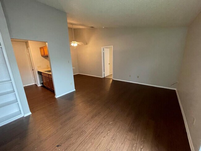 Building Photo - 513 Sierra Cove