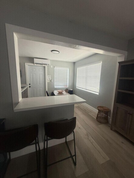 Building Photo - 320 Walnut St