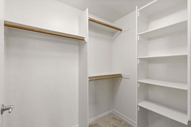Building Photo - 2 Bed/2 Bath Condo available at Union Square!