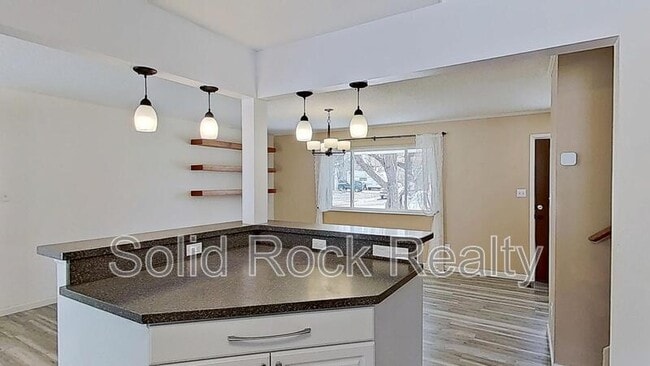 Building Photo - 4018 Goldenrod Dr