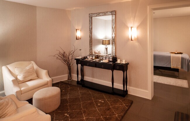 Building Photo - 118 E Erie St