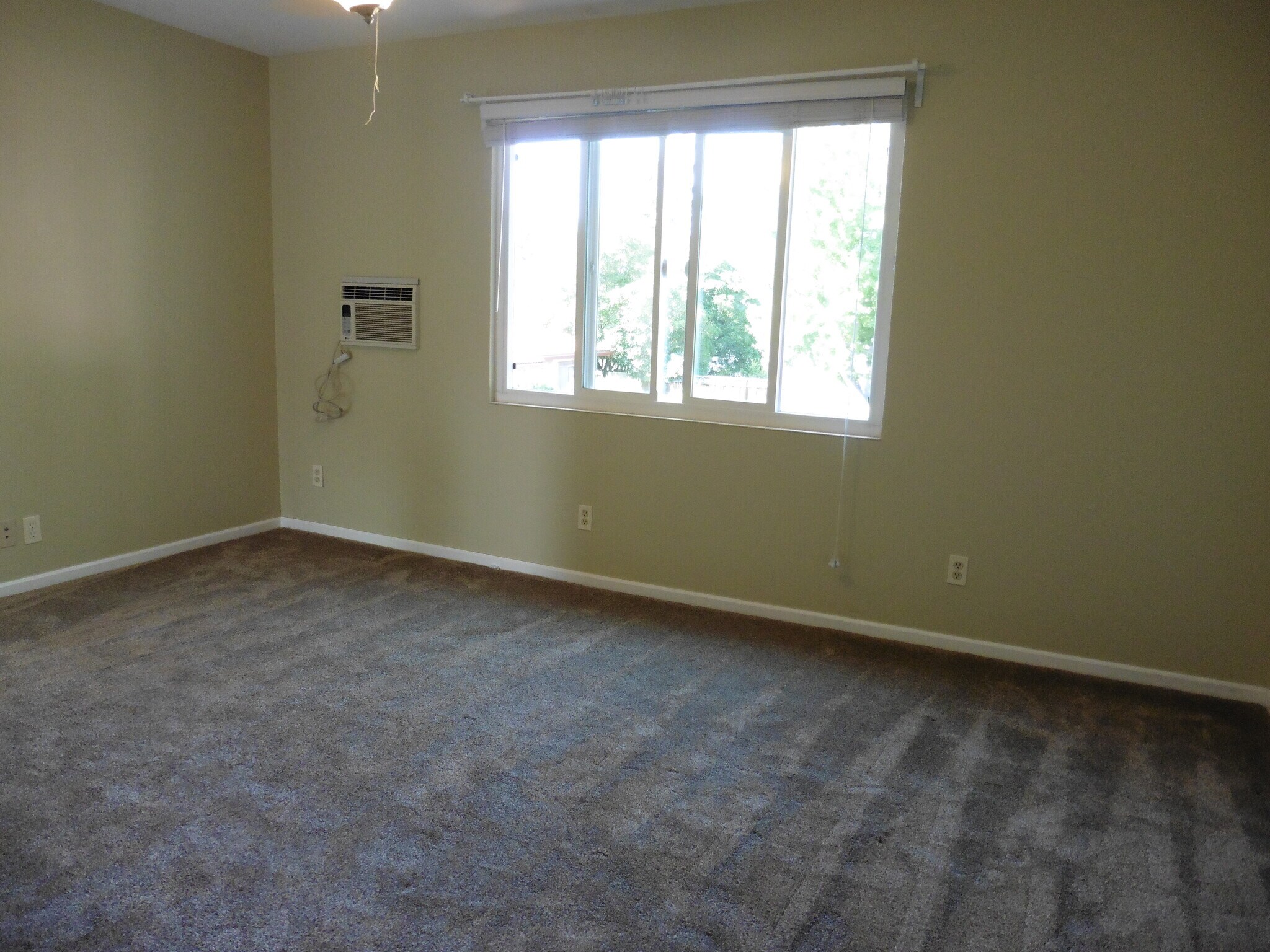 Bedroom with AC - 312 Camille Ct