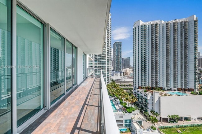 Building Photo - 92 SW 3rd St