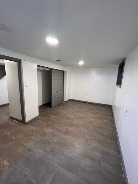 Building Photo - 133 Mallory Ave