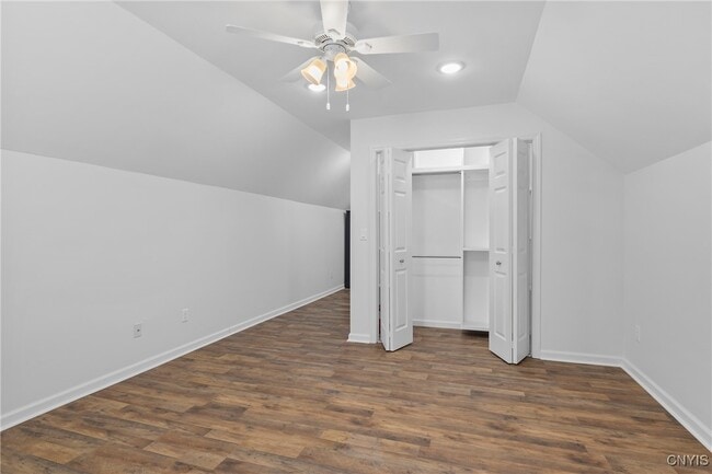 Building Photo - 13 E Edgewater Dr