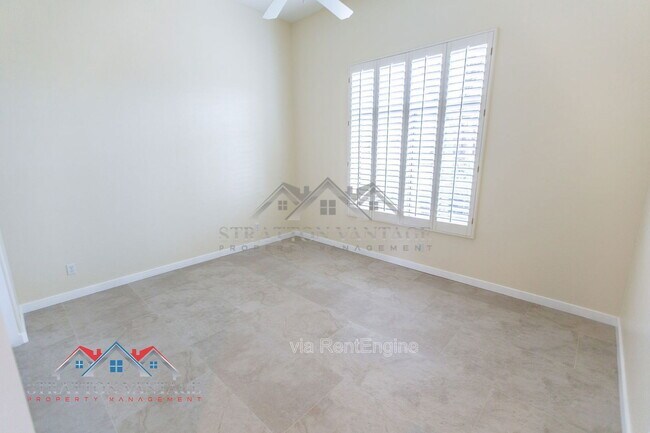 Building Photo - 9562 E Cavalry Dr