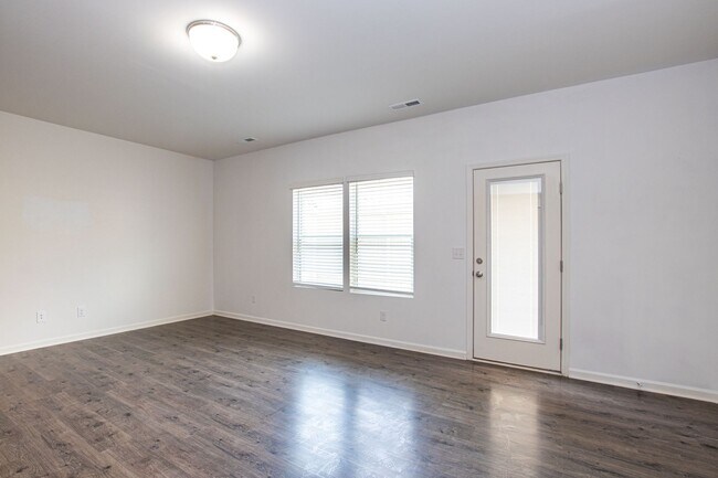 Building Photo - BEAUTIFUL 3 Bedroom Townhome Bonterra Village AVAILABLE MARCH 2026