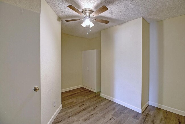 Building Photo - 2314 Capitan Dr