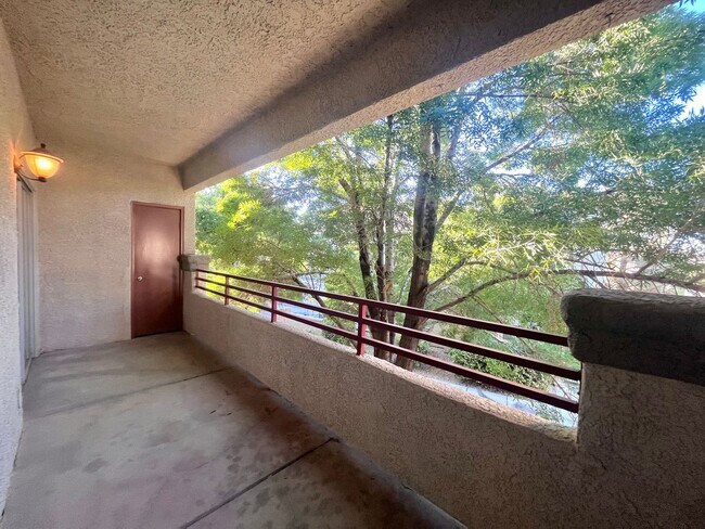 Building Photo - COMING SOON!! CUTE 3 BD/2BA CONDO LOCATED ...