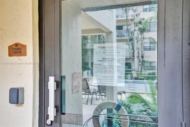Building Photo - 9301 SW 92nd Ave
