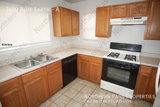 Building Photo - 2 Bedroom Apartment w/Refrigerated AC!! 2 ...