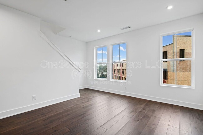 Building Photo - 201 New St