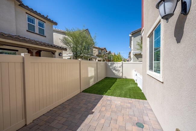 Building Photo - 17106 Zion Dr