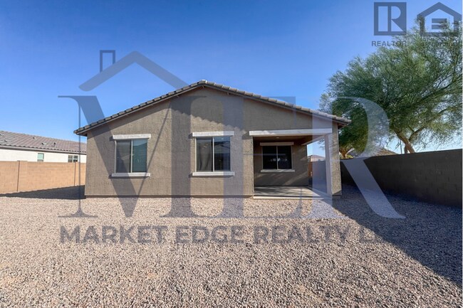 Building Photo - 3Bed/2Bath Home w/3 Car Gar in Casa Grande...