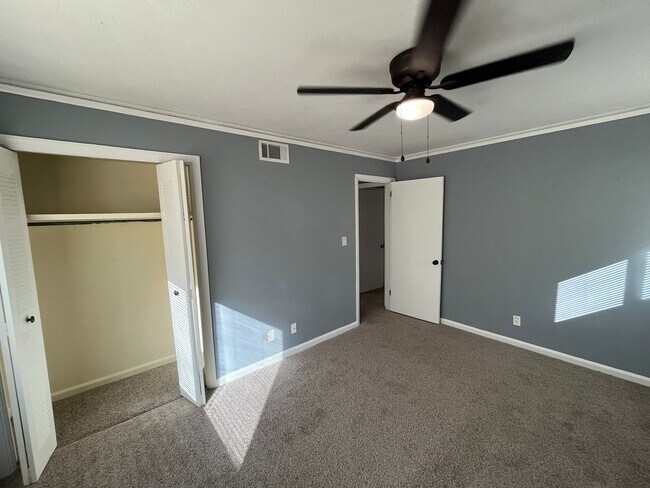 Building Photo - Great Family Home, Located off of Moon Road. Must See!!