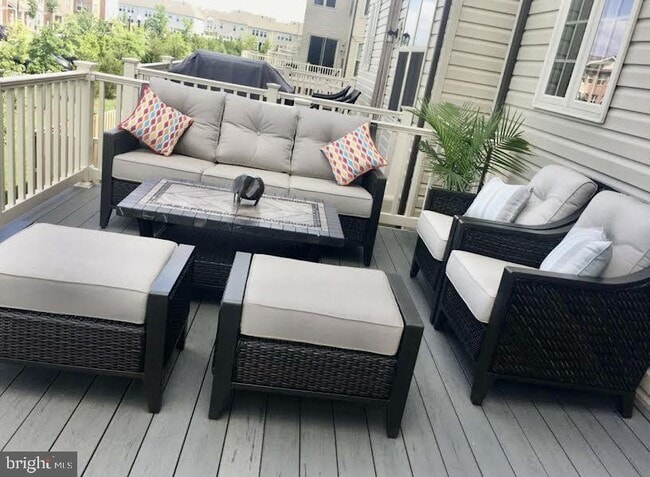 Building Photo - 23689 Sailfish Square