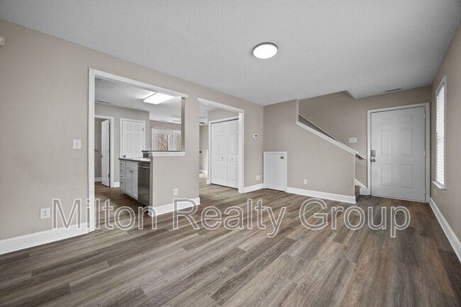 Building Photo - 107 Laura Ln