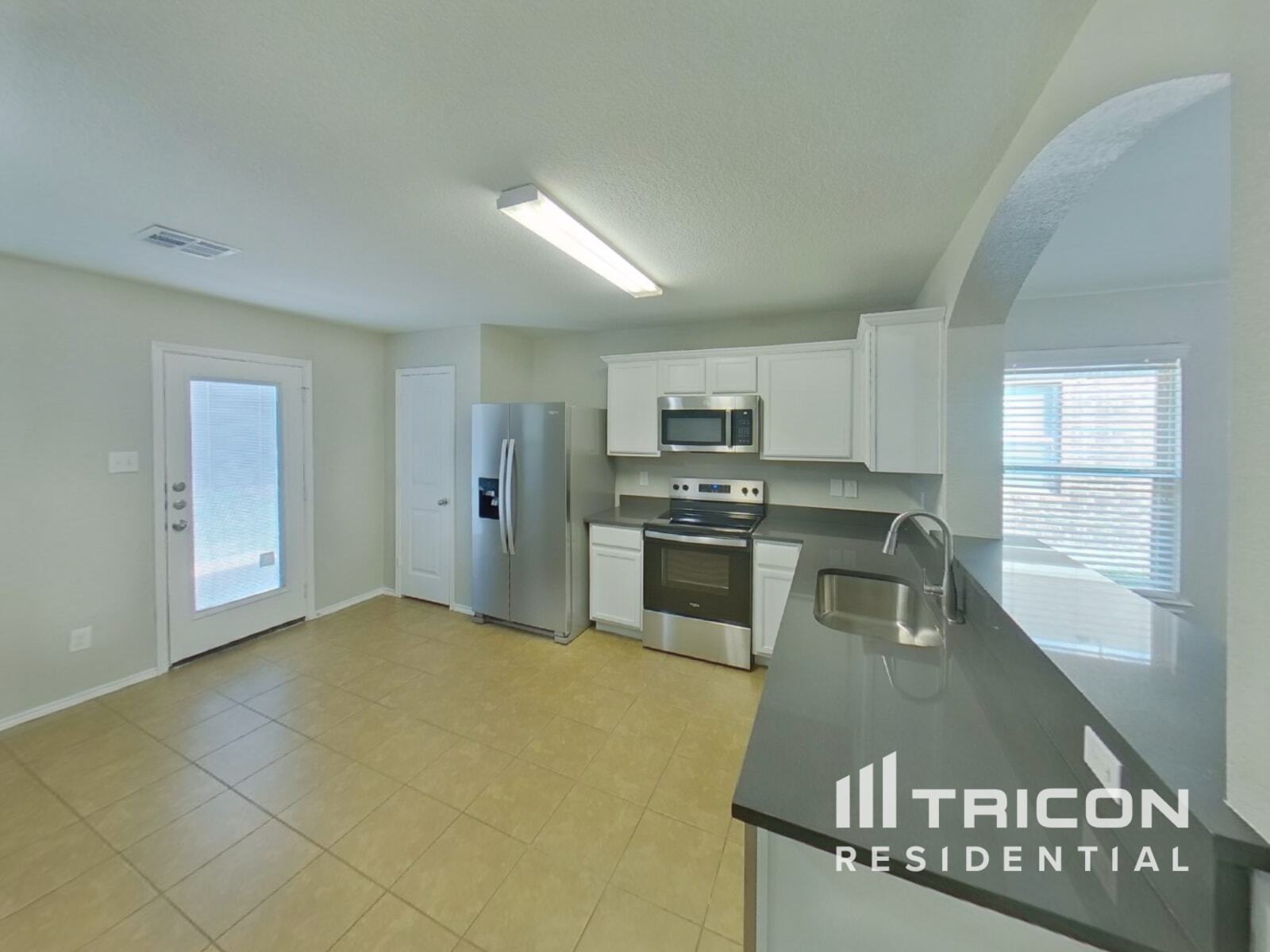 Building Photo - 1112 Roman Dr