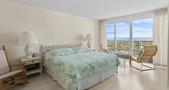 Building Photo - 881 Ocean Dr