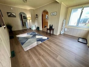 Building Photo - 1 bedroom, 1 bathroom home for rent in Wat...