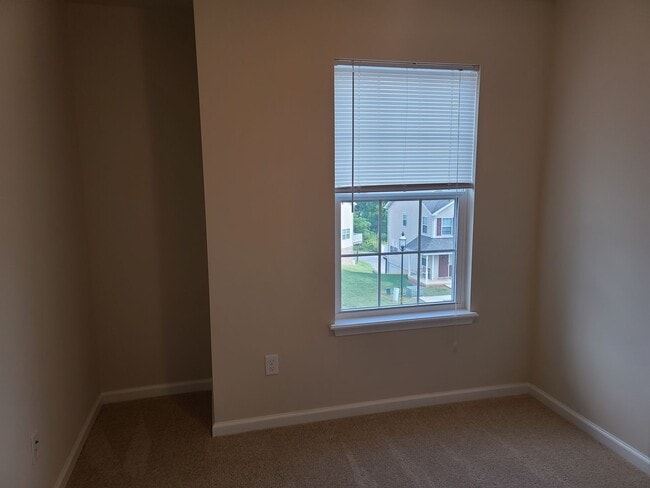 Building Photo - 3 Bedroom Townhome for Rent in Waynesboro