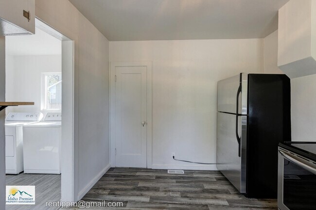 Building Photo - 3710 W Anderson St
