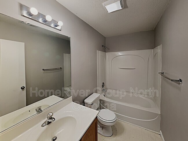 Building Photo - 801 Stockport Way