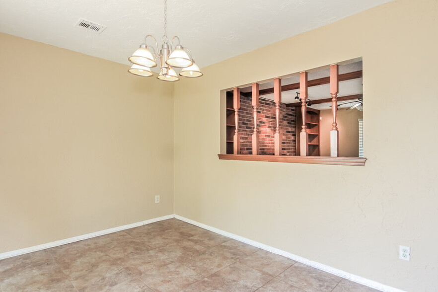 Building Photo - 317 Chickasaw Ln