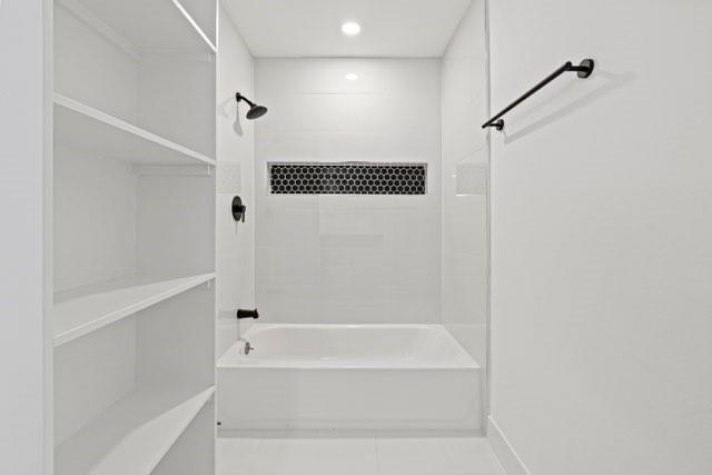 Building Photo - 6000 Cool Springs Dr