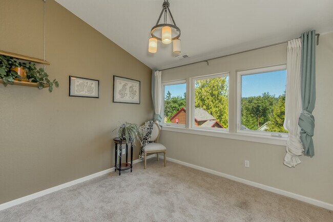 MAIN HOUSE - UPSTAIRS BEDROOM #3 WITH RIVER VIEW - 421 5th Ave