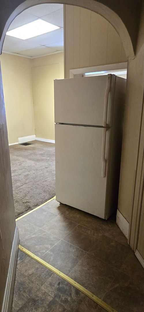 Building Photo - 1 Bedroom - All utilities included!