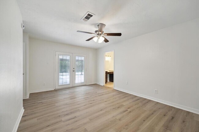 Building Photo - 25402 Lynbriar Ln