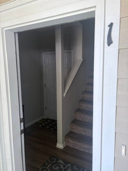 Building Photo - 3600 Ponderosa Ct