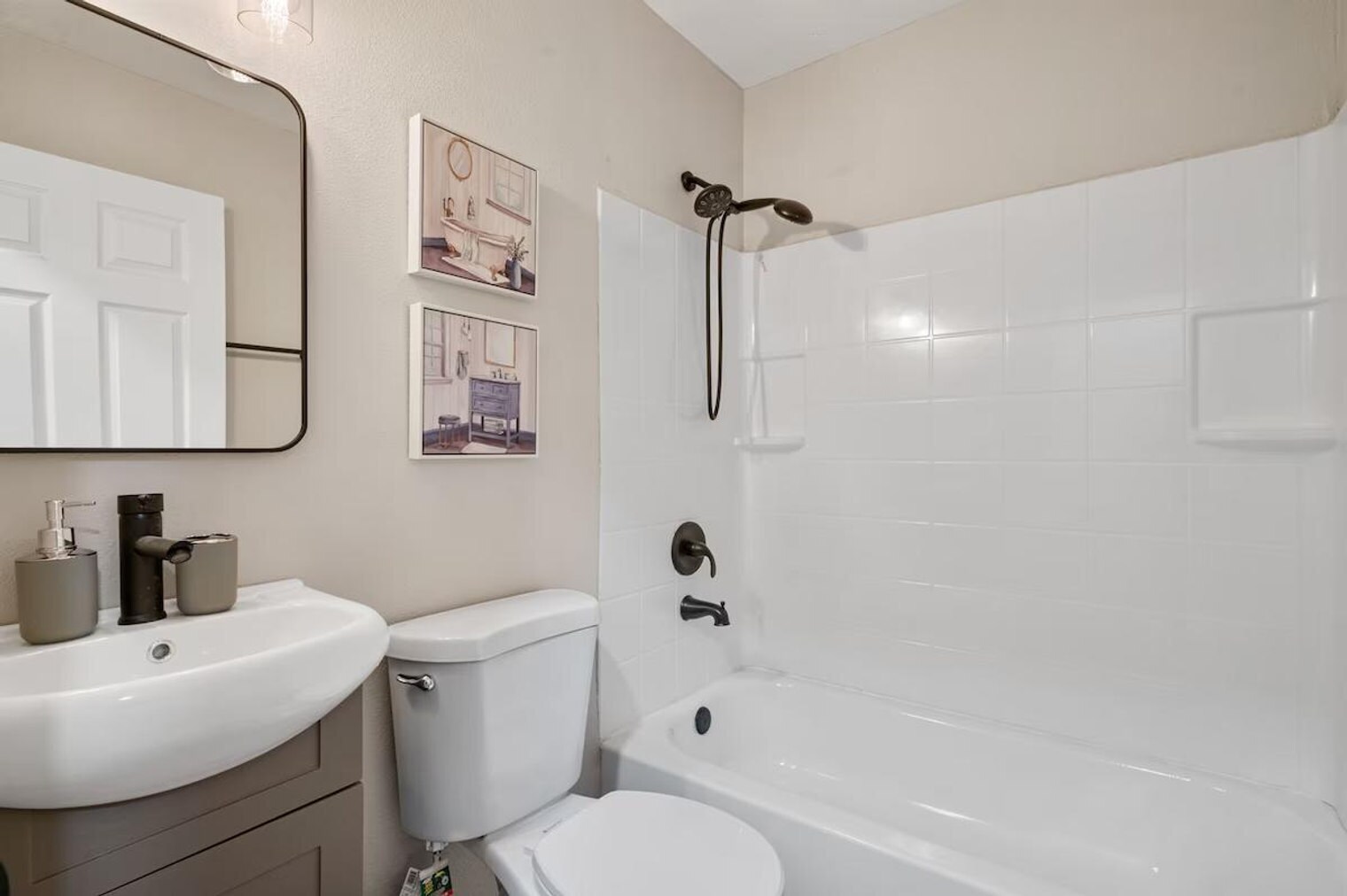 Building Photo - 4117 W Virginia Ave