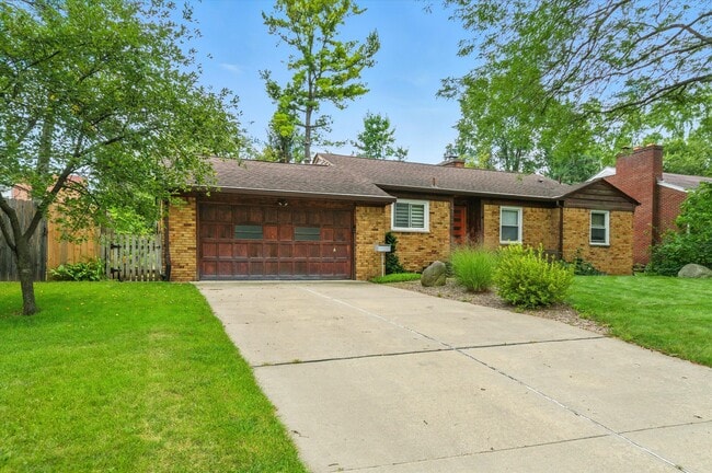 Building Photo - 712 Collegewood St