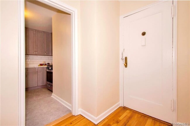 Building Photo - 330 S Broadway