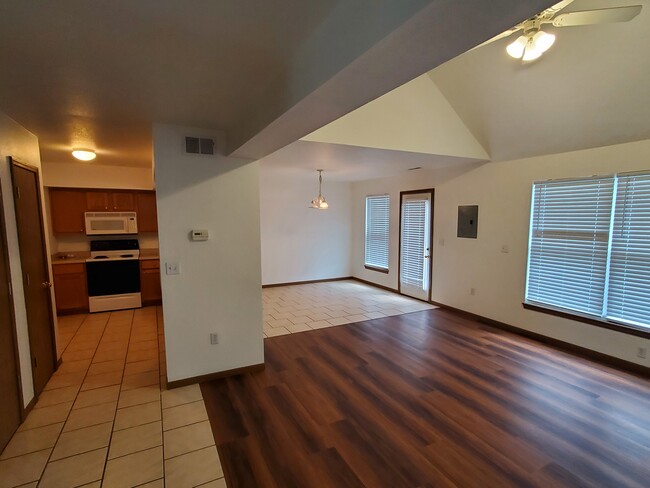 dining room - 1013 Diamond Head Rd