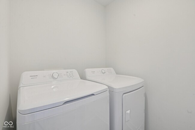 Building Photo - 15480 Postman Rd