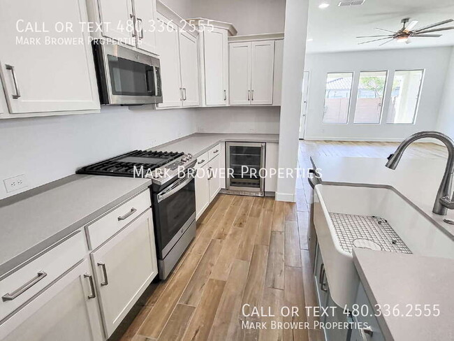 Building Photo - 565 W Glacier Bay Dr
