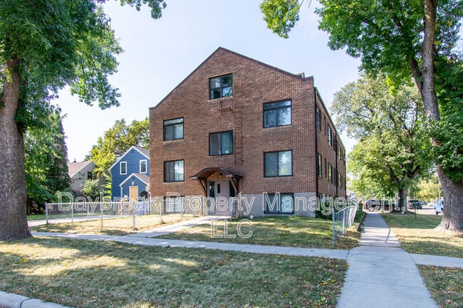 Building Photo - 1258 10th St N